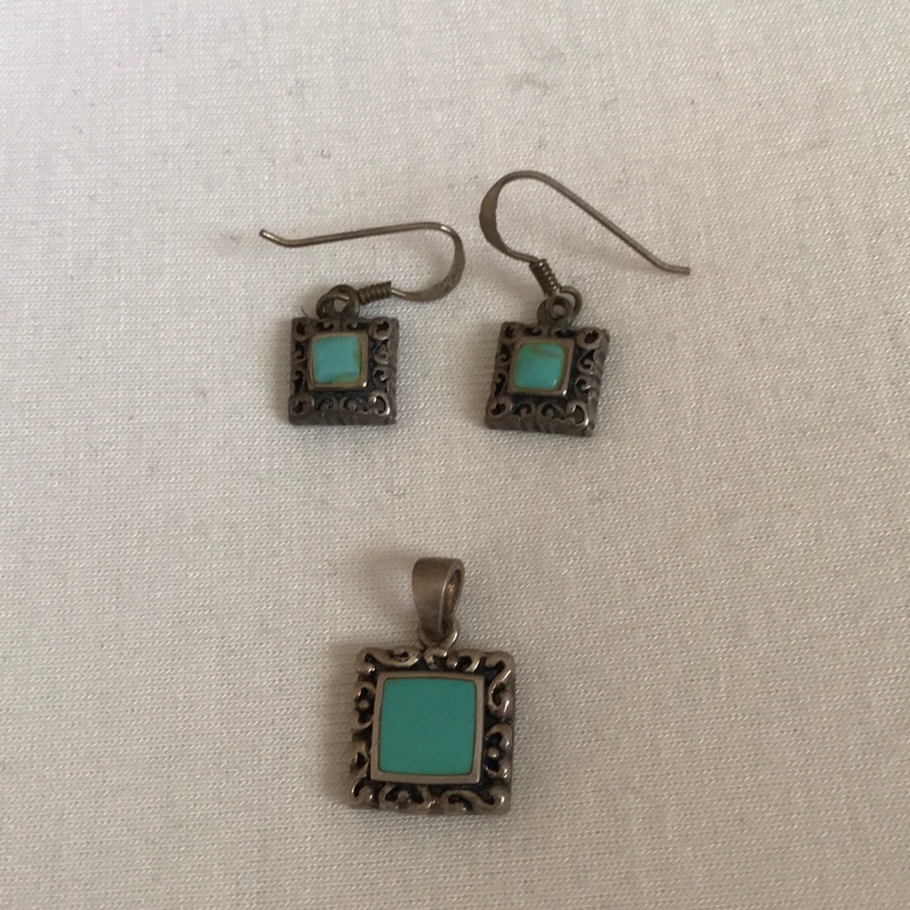 926 jewelry set (earrings and necklace pendant)